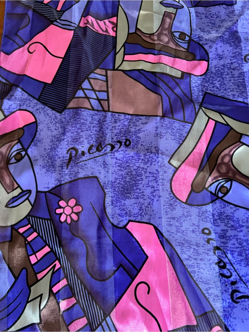 Picasso Signature Print Scarf in Violet and Pink 13“ x 67“ abstract pattern
